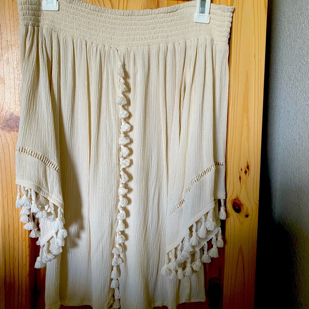 Women’s off the shoulder shirt Medium; worn one time barely used